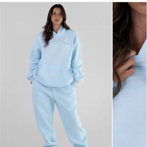Comfrt pastel blue SET 
Hoodie-Medium
Pants-Small